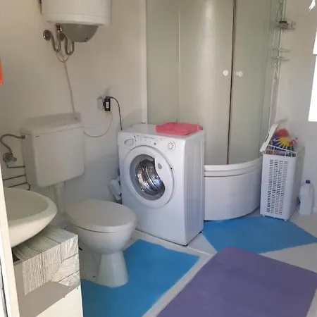 بيت للعطل Cozy Small House On The Beach For Pet Lovers Kaštela